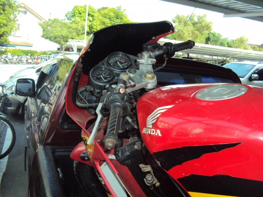 ขายรถฮอนด้า N S R 150มีทะิเบียน สนใจติดต่อสรกฤช 081-8478107