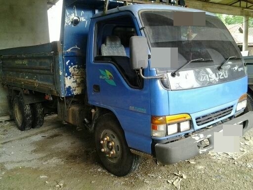 ขาย 6 ล้อดั๊ม ISUZU NPR 130 แรงม้าปี46สวยๆสนใจโทร081-9701072