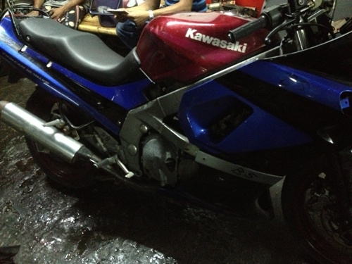ขาย kawasaki ZZR400 ขาย ตามสภาพ 30000