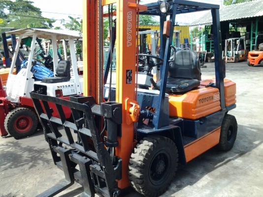 TOYOTA2.5ตัน รุ่น5 งากระดกได้รถญี่ปุ่นนำเข้า