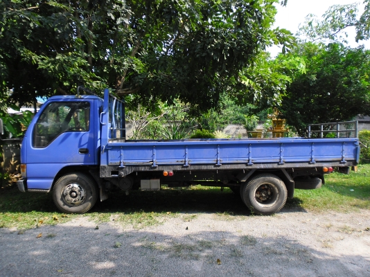 ขาย 6 ล้อ NKR 130 เทอร์โบ รถห้าง ปี 44 / 2001 ขาย 6 ล้อ NKR 130 เทอร์โบ รถห้าง ปี 44 / 2001