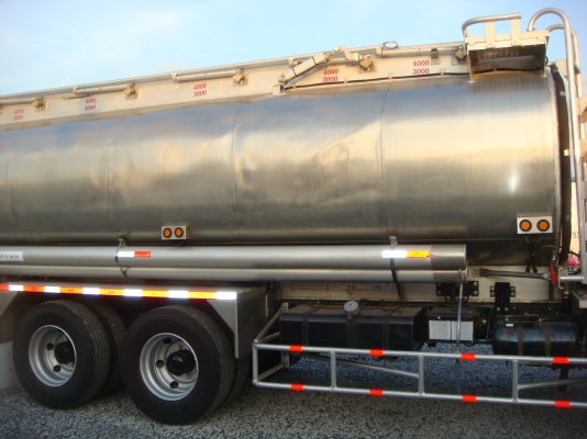 1-คันสุดท้ายเเล้ว**ISUZU-DEGA-FVM-240-HP-1-เพลา-ถังมิเนียม-20000ลิตร