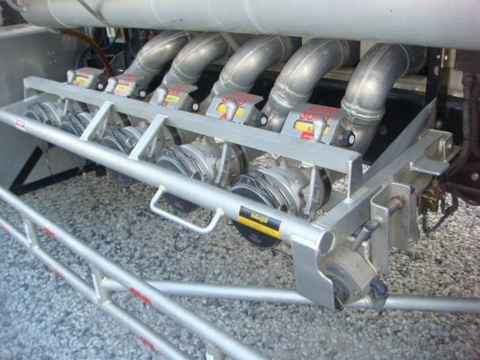 1-คันสุดท้ายเเล้ว**ISUZU-DEGA-FVM-240-HP-1-เพลา-ถังมิเนียม-20000ลิตร