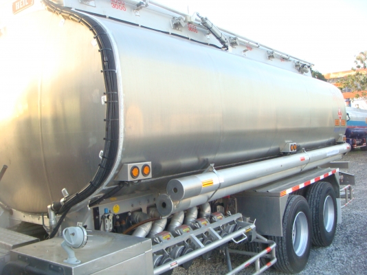 1-คันสุดท้ายเเล้ว**ISUZU-DEGA-FVM-240-HP-1-เพลา-ถังมิเนียม-20000ลิตร