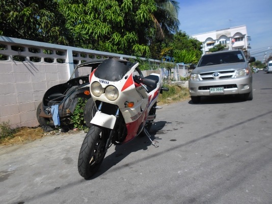 yamaha FZ400+อินวอย