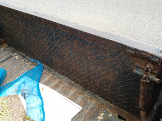 ขาย กระบะตอนเดียว ISUZU KB D20 เครื่อง2000 แน่นๆ ไม่หลวม ไม่เยิ้ม ช่วงล่างดี คัสซีดี ภายในสวย กระบะมีผุบ้าง ยางดี  ขายตามสภาพ พร้อมลุยทำมาหาเงิน***ขายแล้วครับ ขอบคุณ Truck2hand