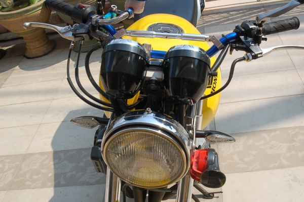 ขอขาย CB400 Y98 Version S สีเหลื่องลาย TEC3 ท่อสูตร SHOTGUN ของแต่งเพียบสภาพสวยๆ