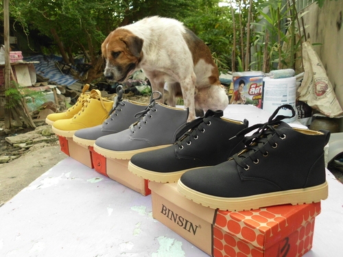 ร้องเท้าใหม่ไว้ไส่ขับรถ399ทุกคู่คับ ร้องเท้าใหม่ไว้ไส่ขับรถ399ทุกคู่คับ