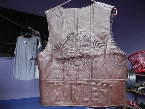 ขายเสื้อหนังแท้ถูกๆๆ750ทุกตัว ขายเสื้อหนังแท้ถูกๆๆ750ทุกตัว