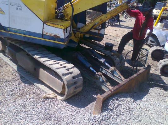 ขายด่วน!..รถแบคโฮ KOBELCO SK60 M 3 รถสวย เก่าญี่ปุ่น มีใบดันหน้า.