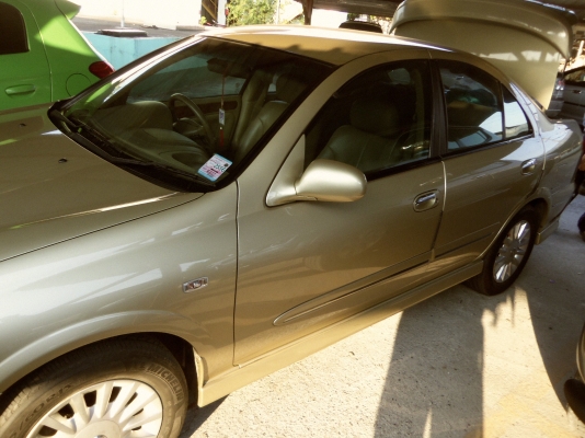 ขาย Nissan Sunny Neo เครื่อง 1800 cc สีทอง