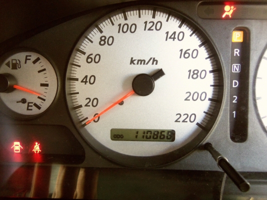 ขาย Nissan Sunny Neo เครื่อง 1800 cc สีทอง