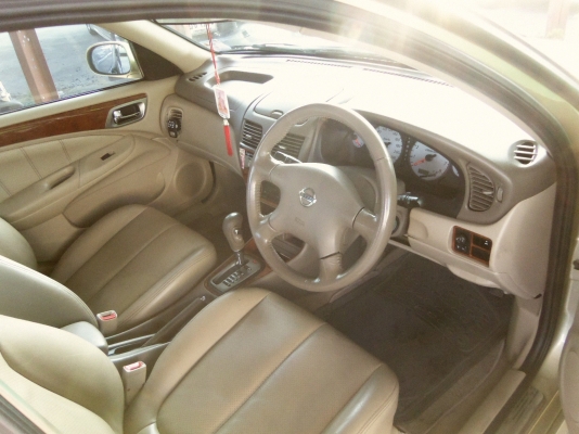 ขาย Nissan Sunny Neo เครื่อง 1800 cc สีทอง