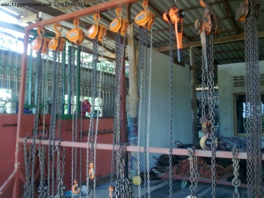 รอก  หน้าร้าน