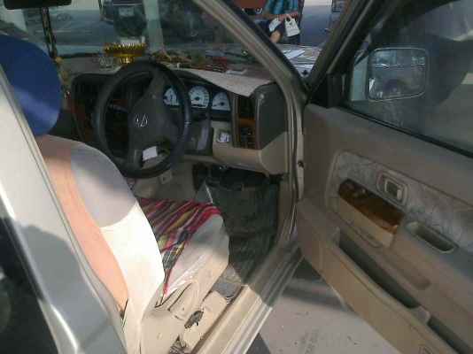 ขายให้คนเอาไปใช้รถชาวบ้านปี2001ปรายปีฟอรืนเทียร์ตัวแรกแท้ๆ3000แซตดีไอกระจกไฟฟ้า สียังดีบางๆเดิมๆมีบุบที่ฝาท้ายบ้างเครื่องดีคัสซีสวยไฟฟ้าทั้งคันค้างไฟแนนซ์ แสนกว่าๆไปปิดเอาเองที่เหลือคืนเจ้าของรถ รูปภายในเด๊วถ่ายให้ดู รถไม่ได้ล้าง