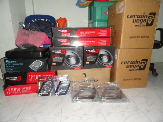 นำเข้าจากต่างประเทศ ของใหม่แกะกล่อง Cerwin vega รุ่น Vmax 10 นิ้ว วอยส์ 4 โอห์ม 2.5 นิ้ว แม่เหล็ก 2 ชั้น ซับแนว ESQL นุ่มๆ เสียงเบสชัด เปิดดังได้