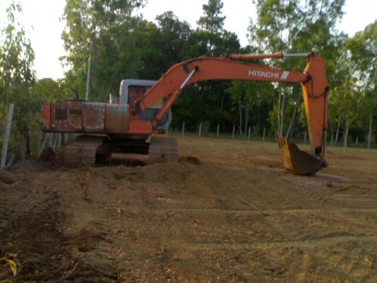 HITACHI EX200 รุ่น 2 เอกสารเล่มทะเบียนครบ สภาพโดยรวมสวย ดี เครื่องดี