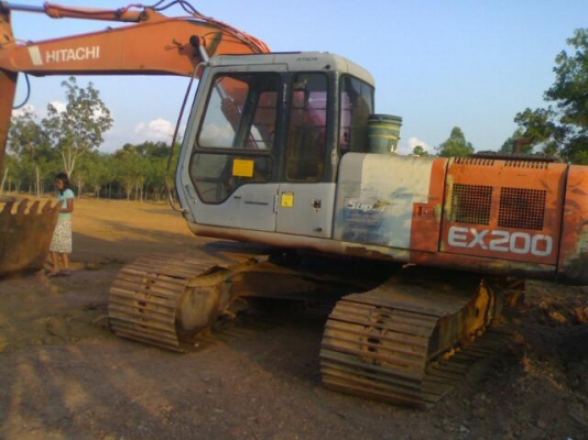 HITACHI EX200 รุ่น 2 เอกสารเล่มทะเบียนครบ สภาพโดยรวมสวย ดี เครื่องดี