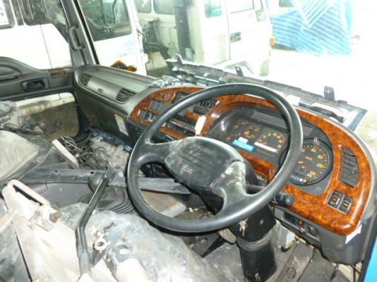 แสงฟ้าเต้นรถ///จำหน่ายหัวเก๋งเก่าญี่ปุ่น IZUZU-DEGA สภาพสวยอุปกรณ์ครบ หัวใหญ่