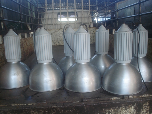 หลินรัชดา 081-585-6957 โคมไฟโรงงานถูกสุดๆ1200บาท