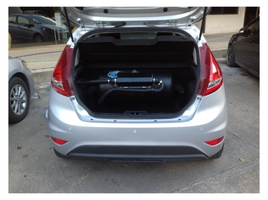 ขายดาวน์ FORD FIESTA 1.4 สีเทา ขายดาวน์ FORD FIESTA 1.4 สีเทา