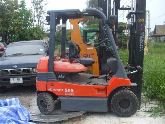 TAYOTA รุ่น6 ไฟฟ้าแบบนั่งขับ เสาสูง3เมตร สภาพสวย