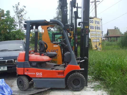 TAYOTA รุ่น6 ไฟฟ้าแบบนั่งขับ เสาสูง3เมตร สภาพสวย