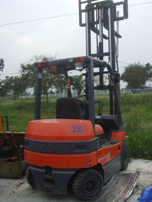 TAYOTA รุ่น6 ไฟฟ้าแบบนั่งขับ เสาสูง3เมตร สภาพสวย