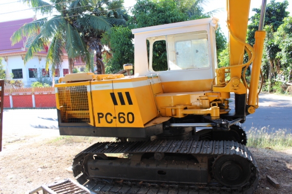 ขายแบคโฮ komatsu pc60u รุ่น 3