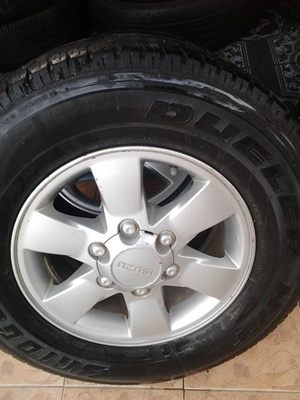 ขายแม็ค ISUZU ขอบ16+ยาง245/70/16 BS DUELER   1   ชุด