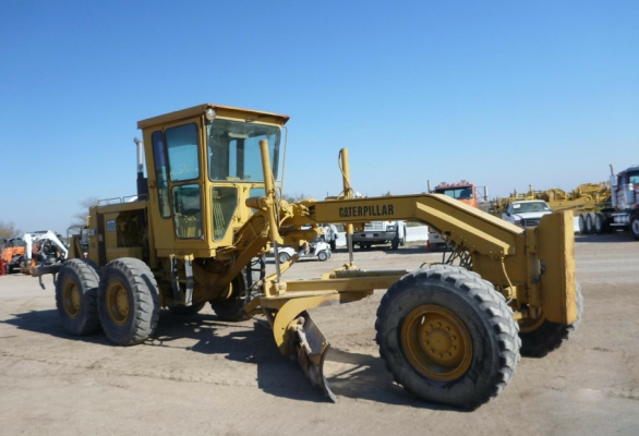 รถเกรด 140G Caterpillar 72V10xxx มีริปเปอร์หลัง รถนำเข้าเอง ขายเอง ราคาไม่เเพงค่ะ รถเกรด 140G Caterpillar 72V10xxx มีริปเปอร์หลัง รถนำเข้าเอง ขายเอง ราคาไม่เเพงค่ะ