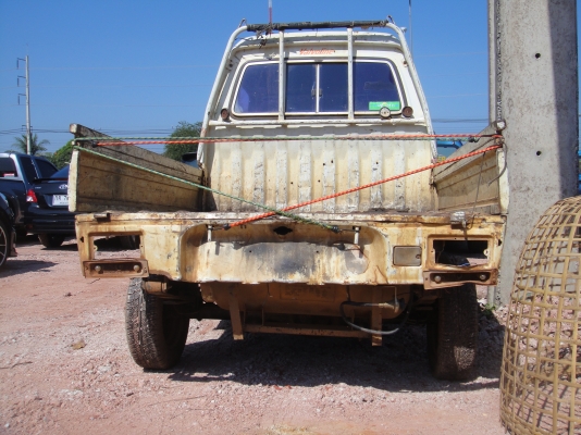 ขายกระป้อ เครื่องเดิม 3 สูบ สีขาว ติดแก๊สแ้ล้วครับ ( No ทะเบียน )