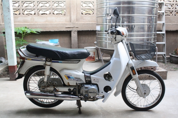 โบนัสออก มาหารถไปวิ่งทริปหน้าหนาวกันเถอะ โกดังสิงห์บุรี ประกาศขายรถสะสม พร้อมใช้งาน ดรีมคุรุสภา รถครูแท้ เครื่องไม่หอน สภาพสวยงามพร้อมใช้