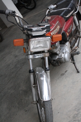 โบนัสออก มาหารถไปวิ่งทริปหน้าหนาวกันเถอะ โกดังสิงห์บุรี ประกาศขายรถสะสม พร้อมใช้งาน ดรีมคุรุสภา รถครูแท้ เครื่องไม่หอน สภาพสวยงามพร้อมใช้