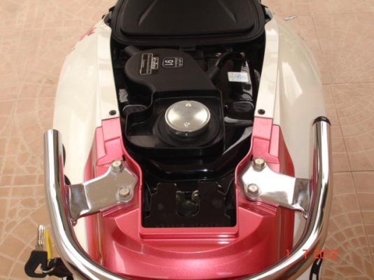 Honda scoopy i ปี 2011 ลาย Vivid me สีชมพูขาว สภาพใหม่มาก รถ 6เดือน โทร.0819858268 ,0800130001