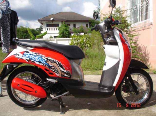 Honda scoopy i active boy ปี 2012 สีแดงดำ สภาพ 99\% สภาพพใหม่มาก เครื่องแน่น สภาพเดิม ๆ หัวฉีด ประหยัดน้ำมัน จัดส่งทั่วประเทศ โทร.0819858268, 0800130001 www.mocycshop19.com