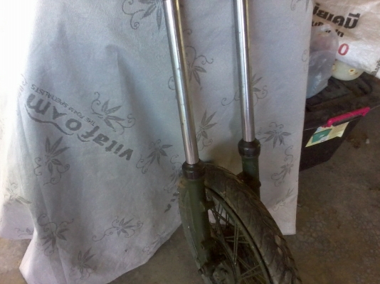 ////ขายโช๊คหน้าไม่รู้รุ่นอะไร ราคา 450 บาท////