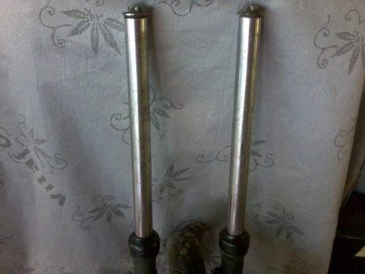 ////ขายโช๊คหน้าไม่รู้รุ่นอะไร ราคา 450 บาท//// ////ขายโช๊คหน้าไม่รู้รุ่นอะไร ราคา 450 บาท////