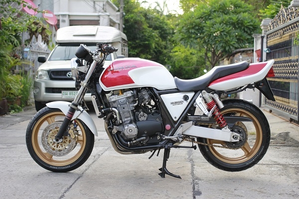 ขาย super4 cb1000 สวยๆสักคัน  ทะเบียนแท้. โอนขนส่ง