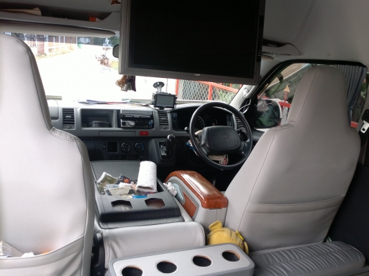 ขายรถตู้คอมมูเตอร์ปี 2012 VIPเบาะเก้า รถสวยบางเดิมไม่เคยชน ขายรถตู้คอมมูเตอร์ปี 2012 VIPเบาะเก้า รถสวยบางเดิมไม่เคยชน