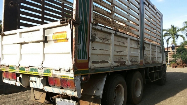 ***ขายแล้วครับขอบคุณ Truck2hand ขาย10ล้อ2เพลาไม่ดั๊ม "ไอ้หลงโบ220" MITSU FN527 TF0273 เครื่องเดิม6D16TF0273 220HP เครื่องแน่นดี แรง เกียร์อีตั้น ช่วงล่างแน่นคัสซีสวยเดิมไม่ผุไม่ดาม กระบะเหล็กคอกเกษตรสูงสภาพดี พื้นมีผุนิดหน่อย ข้างสวยไม่ผุ เพลาไม