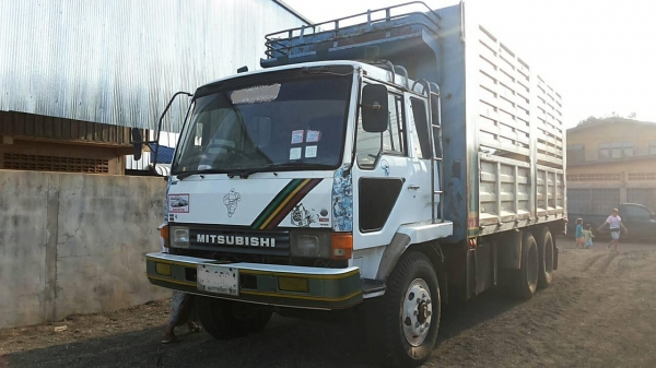 ***ขายแล้วครับขอบคุณ Truck2hand ขาย10ล้อ2เพลาไม่ดั๊ม "ไอ้หลงโบ220" MITSU FN527 TF0273 เครื่องเดิม6D16TF0273 220HP เครื่องแน่นดี แรง เกียร์อีตั้น ช่วงล่างแน่นคัสซีสวยเดิมไม่ผุไม่ดาม กระบะเหล็กคอกเกษตรสูงสภาพดี พื้นมีผุนิดหน่อย ข้างสวยไม่ผุ เพลาไม