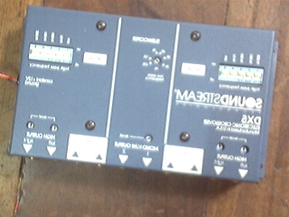 ขายอุปกรณ์เครื่องเสียงรถครอสโอเวอร์ซาวด์สครีม ปรีของซีนิท แอมป์ของtarga