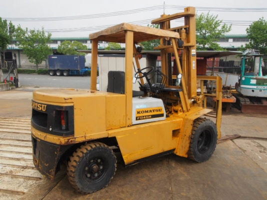 Komatsu FD45H-4 เก่าญี่ปุ่น สี่ตันครึ่ง Komatsu FD45H-4 เก่าญี่ปุ่น สี่ตันครึ่ง