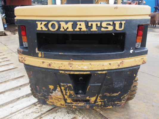 Komatsu FD45H-4 เก่าญี่ปุ่น สี่ตันครึ่ง Komatsu FD45H-4 เก่าญี่ปุ่น สี่ตันครึ่ง