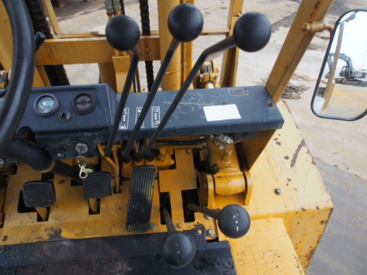 Komatsu FD45H-4 เก่าญี่ปุ่น สี่ตันครึ่ง Komatsu FD45H-4 เก่าญี่ปุ่น สี่ตันครึ่ง