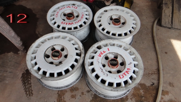 ขายล้อแม็กออฟลึกยี่ห้อ DTM RACING ขอบ 15" 6 รู PCD 139.7 กว้าง 7 " offset10