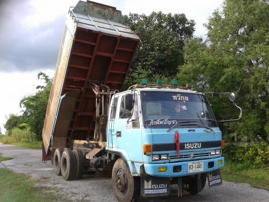 ขายรถบรรทุกสิบล้อ ISUZU ราคาถูก รุ่น Rocky 175