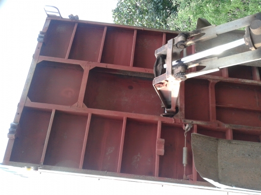 ขายรถบรรทุกสิบล้อ ISUZU ราคาถูก รุ่น Rocky 175