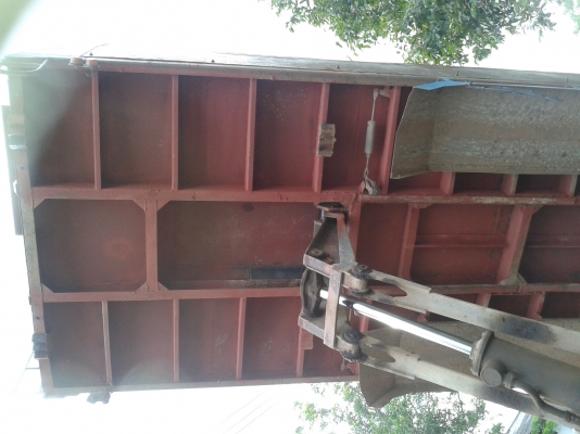 ขายรถบรรทุกสิบล้อ ISUZU ราคาถูก รุ่น Rocky 175